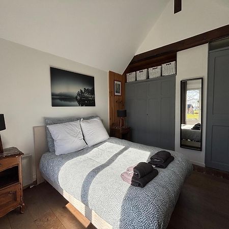 Maison De Campagne Lumineuse Spacieuse Dans Impasse Au Calme A Proximite D'Un Chateau Deux Verandas Grand Jardin Cabane Pour Velos, Pres Port En Bessin Et Bayeux, Proche Plages Du Debarquement Commes Екстер'єр фото