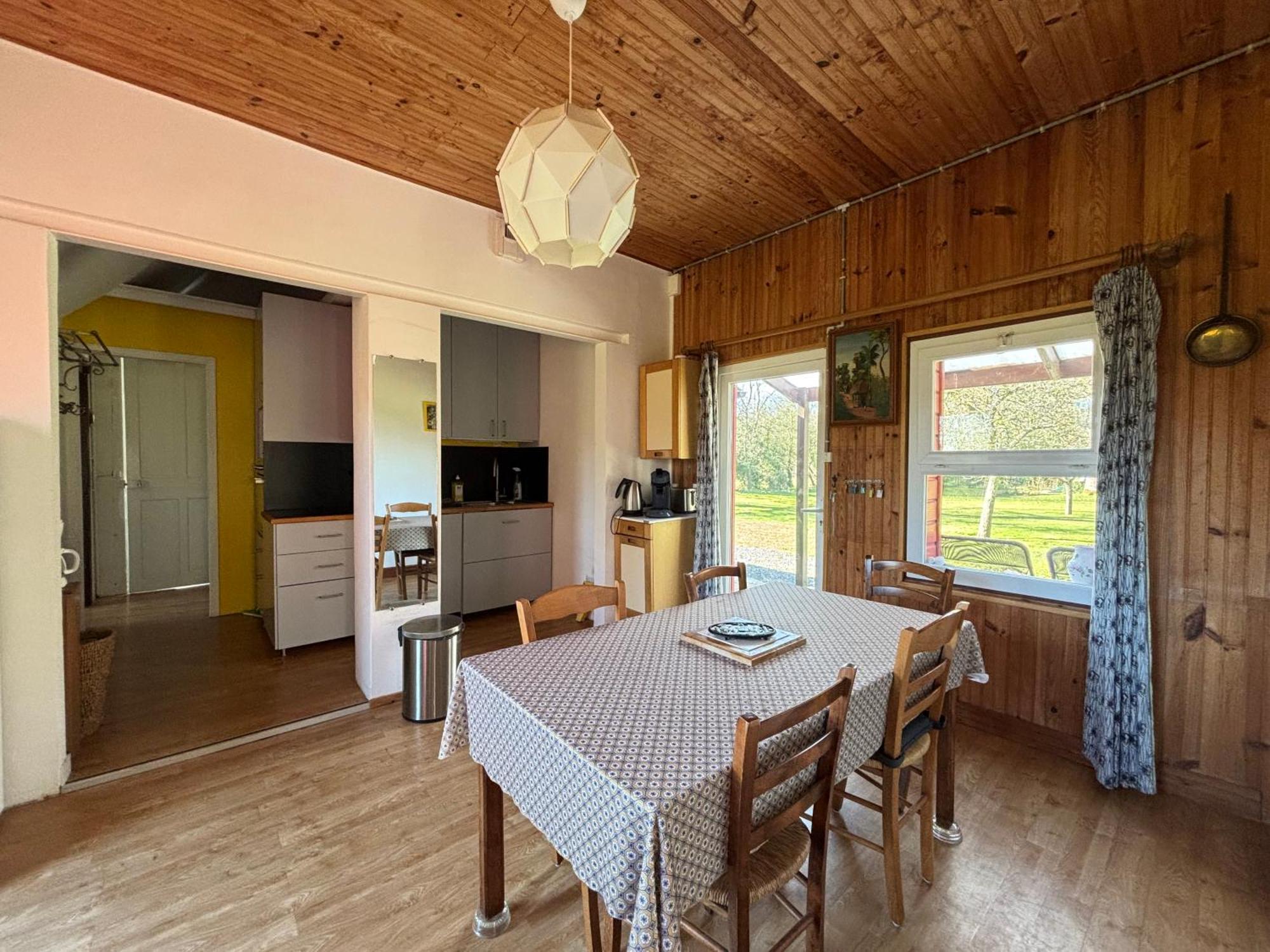 Maison De Campagne Lumineuse Spacieuse Dans Impasse Au Calme A Proximite D'Un Chateau Deux Verandas Grand Jardin Cabane Pour Velos, Pres Port En Bessin Et Bayeux, Proche Plages Du Debarquement Commes Екстер'єр фото