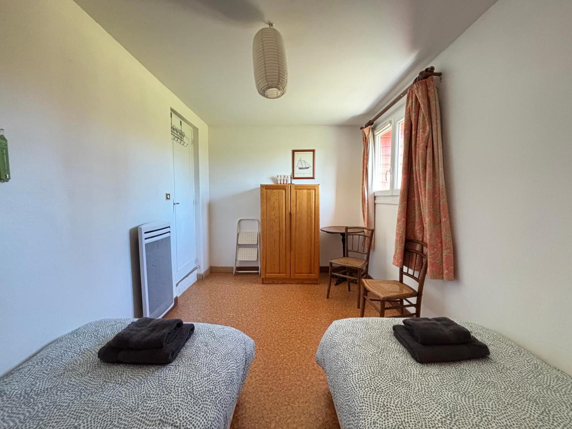 Maison De Campagne Lumineuse Spacieuse Dans Impasse Au Calme A Proximite D'Un Chateau Deux Verandas Grand Jardin Cabane Pour Velos, Pres Port En Bessin Et Bayeux, Proche Plages Du Debarquement Commes Екстер'єр фото