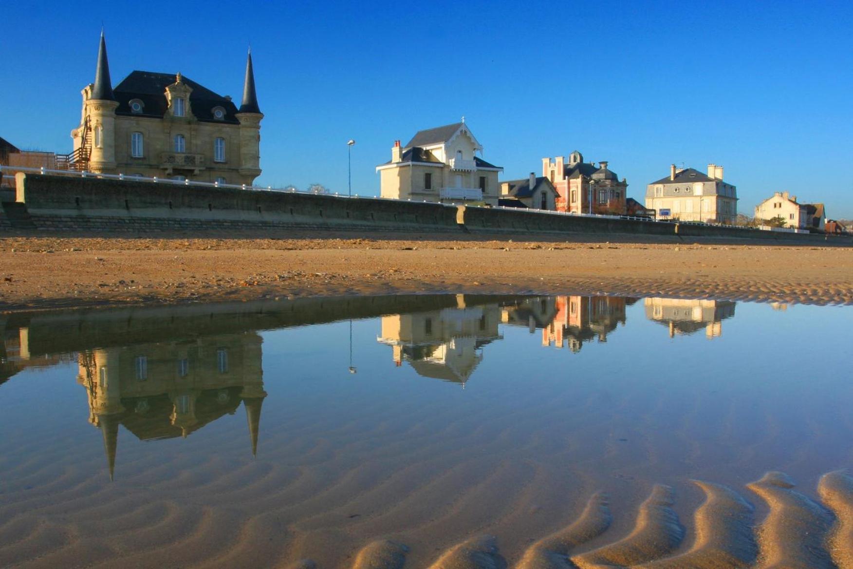 Maison De Campagne Lumineuse Spacieuse Dans Impasse Au Calme A Proximite D'Un Chateau Deux Verandas Grand Jardin Cabane Pour Velos, Pres Port En Bessin Et Bayeux, Proche Plages Du Debarquement Commes Екстер'єр фото